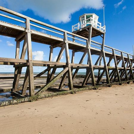 Le Gambetta, 100M De La Plage Luc-sur-Mer Exteriér fotografie