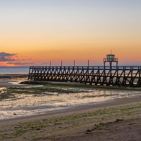 Le Gambetta, 100M De La Plage Luc-sur-Mer Exteriér fotografie